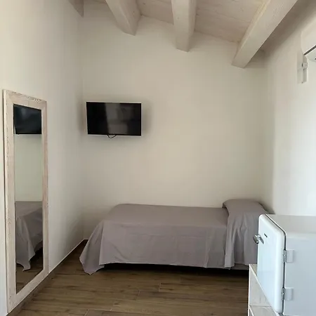 ベッド・アンド・ブレックファスト La Casetta Della Nonna 3*