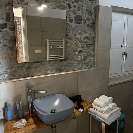 ベッド・アンド・ブレックファスト La Casetta Della Nonna ベルモンテ・カーラブロ