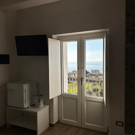 ベッド・アンド・ブレックファスト La Casetta Della Nonna 3*